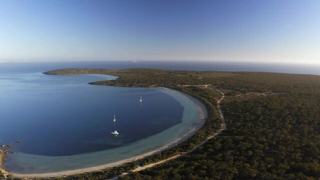 Aerial drone view at sunset of Lincoln National Park, South, Australia.
Lin&shy;coln Nation&shy;al Park over&shy;looks Boston Bay with gran&shy;ite head&shy;lands, shel&shy;tered bays and scenic off&shy;shore islands.