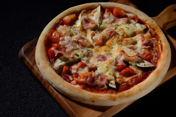 ナスとトマトのピザ