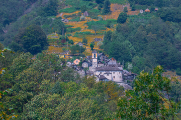 Fototapeta na wymiar Valle Verzasca beautiful Switzerland Ticino