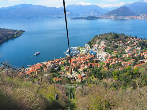 funiculaire r&eacute;gional  de Var&egrave;se, &agrave; Laveno Mombello pr&egrave;s du lac majeur 