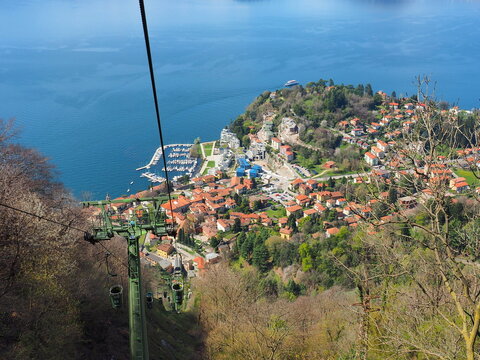 funiculaire r&eacute;gional  de Var&egrave;se, &agrave; Laveno Mombello pr&egrave;s du lac majeur 