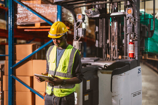 Warehouse staff count inventory for precise stock levels, timely orders, and efficient operation.