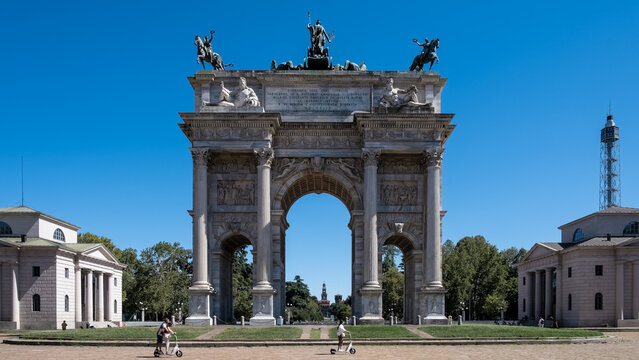 View of Porta Sempione (Simplon Gate) and Arco della Pace (Arch of Peace), 19th century triumphal arch with Roman roots, Milan, Lombardy, Italy