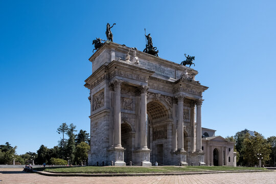 View of Porta Sempione (Simplon Gate) and Arco della Pace (Arch of Peace), 19th century triumphal arch with Roman roots, Milan, Lombardy, Italy