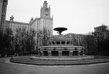 Black & white fountain near Moscow state university - 780680193