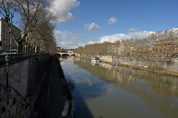 Fototapeta premium Tiber River in Rome