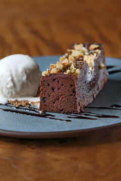 chocolate cake with cupuacu and chestnut jelly