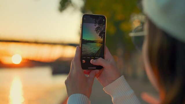 Capturing Sunset on Smartphone close-up