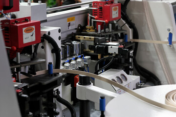 double side automatic edge banding machine closeup
