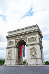 Fototapeta na wymiar パリにある大きな門で有名な凱旋門