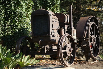 Fototapeta na wymiar old carriage wheels