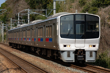 Fototapeta na wymiar 通勤電車 鹿児島本線 811系