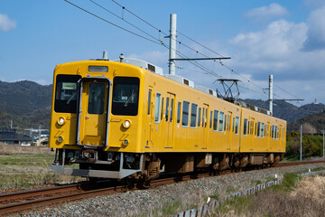 Obraz premium 通勤電車 宇部線・小野田線 105系