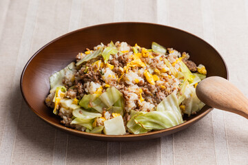 キャベツと挽肉の炒飯