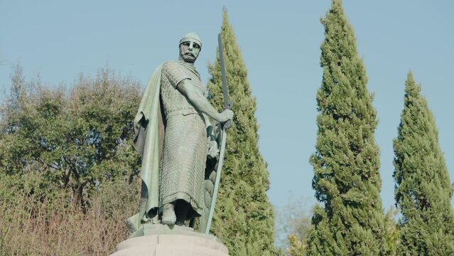 Statue of King D. Afonso Henriques, Guimar&atilde;es - medium shot