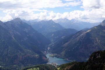 Blick vom Monte Fertazza zum Lago di Alleghe - 781168520