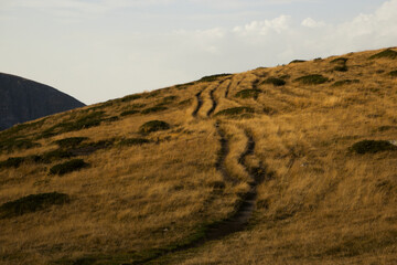 path in the mountains