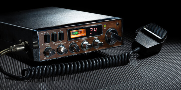 Single sideband cb radio with microphone