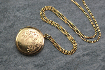 Antique Victorian Era 14Ct Rolled Gold Hand Engraved Floral Heart, Round 2 Photos Locket Pendant...