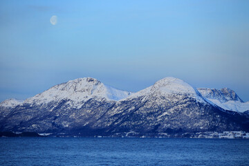 View at the winter mountains near Molde (More og Romsdal, Norway). - 781468107