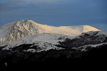 Winter mountains near Gamlem (More og Romsdal, Norway). - 781469312