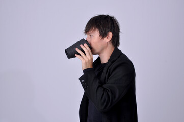 homem de negócios fotógrafo  masculino segurando equipamento fotográfico
