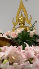 golden buddha statue