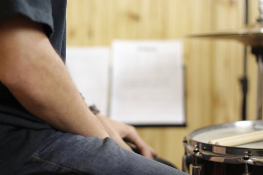 baterista no est&uacute;dio