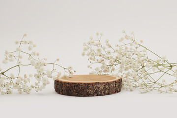 Wood circle stump, flower platform podium on light beige background. Minimal empty display product presentation scene. - 781576182