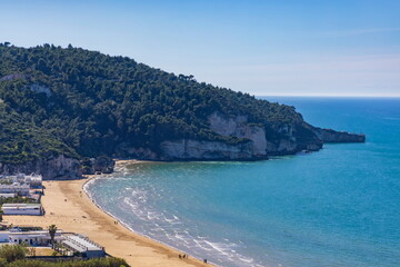 Vista panoramica della spiaggia di Peschici(Italia Puglia)