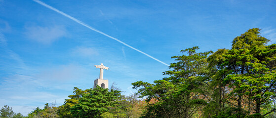 top part of the statue of Christ the King of Almada.