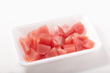 ［静岡県産］きはだまぐろ　（刺身用　角切り）