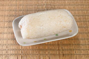 Taiwanese rice ball are made from glutinous rice and usually come with fried bread stick, pickled radish, pickled mustard greens and braised eggs.