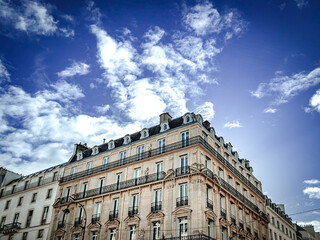 Street view of Paris city, France. - 781912931