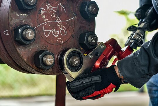 hydraulic torque wrench 