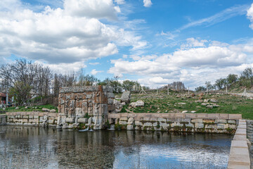 Fototapeta premium Eflatun Pınar is the name given to a spring, which rises up from the ground, and the stone-built pool monument built at the time of the Hittite Empire inside the Lake Beyşehir National Park, Konya