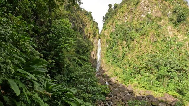 4k video of the twin falls of Trafalgar Falls high in the mountains of Dominica