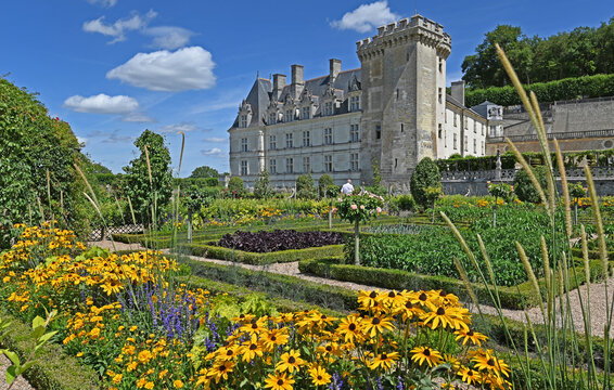 Schloss Villandry, Ansicht auf Schloss mit Blumengarten 