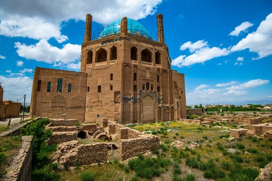 Beautiful shot of the Dome of Soltanieh in Zanjan, Iran