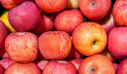 red apples on a market