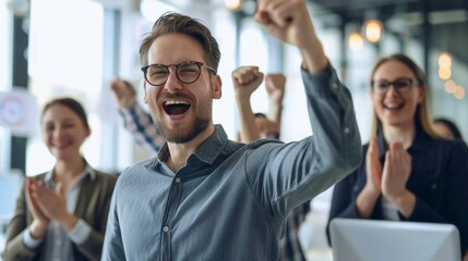 Obraz premium In a scene of jubilation, a triumphant businessman leads his cheering colleagues, their shared success evident in their radiant expressions. 