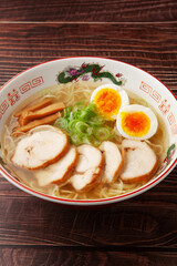 鳥塩ラーメン