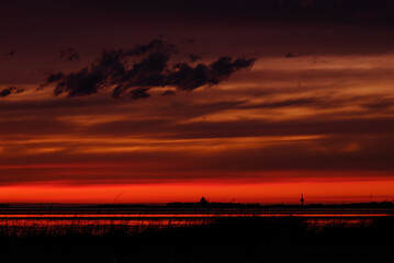 Roter Sonnenuntergang vor Cuxhaven Sahlenburg