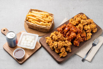 Chicken, chicken, fried, seasoning, green onion, sauce, spicy, drink, radish, soy sauce, boneless