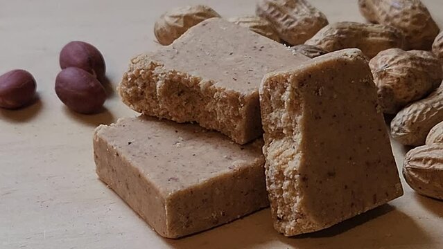 "Pa&ccedil;oca", delicious sweet made with peanuts.