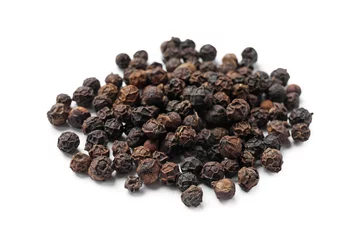Schilderijen op glas Aromatic spice. Many black dry peppercorns isolated on white © New Africa