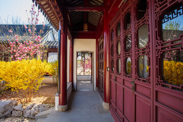 Fototapeta na wymiar Ancient Chinese buildings in spring，jiangnan pavilions