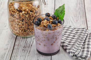 Granola with blueberry and yoghurt
