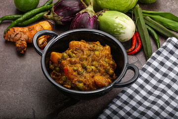 Indian traditional cuisine Aloo mutter