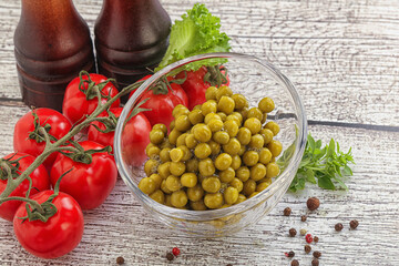 Canned sweet green peas conserve